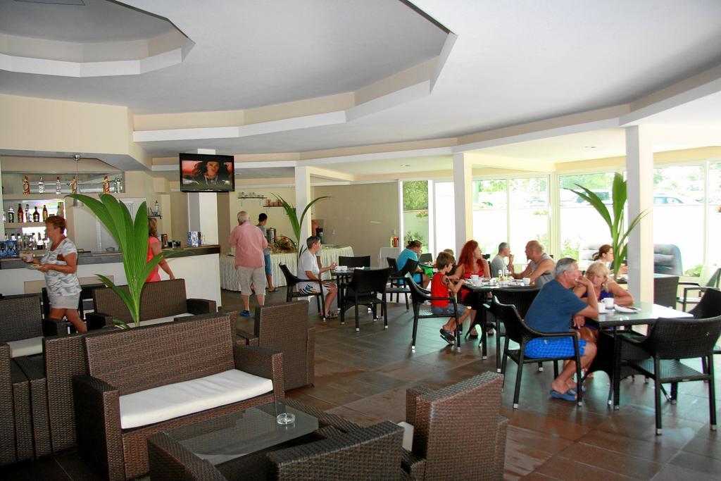 Hotel Lotos Kiten Kültér fotó