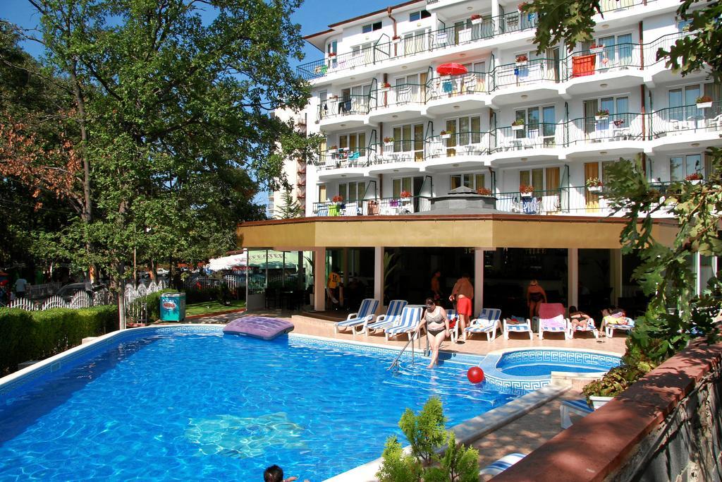 Hotel Lotos Kiten Kültér fotó