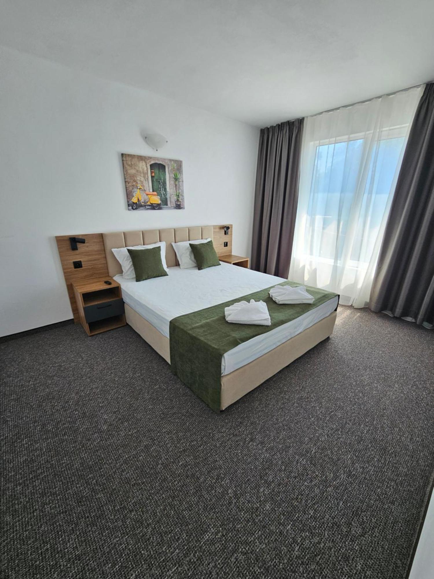 Hotel Lotos Kiten Kültér fotó