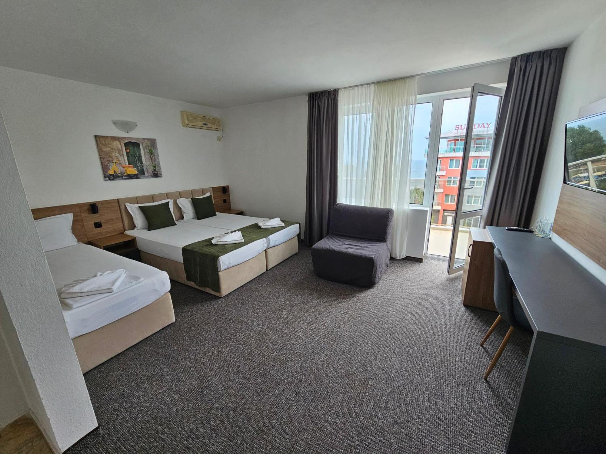 Hotel Lotos Kiten Kültér fotó
